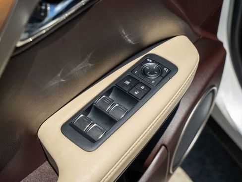 Used 2019 Lexus RX 350L AWD image 38