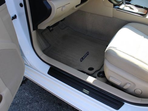 Used 2012 Toyota Camry XLE image 20