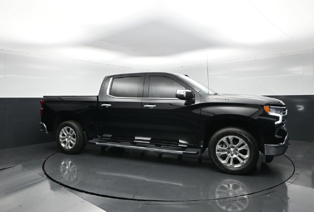 Used 2023 Chevrolet Silverado 1500 LTZ w/ LTZ Premium Package AWD/4WD image 6