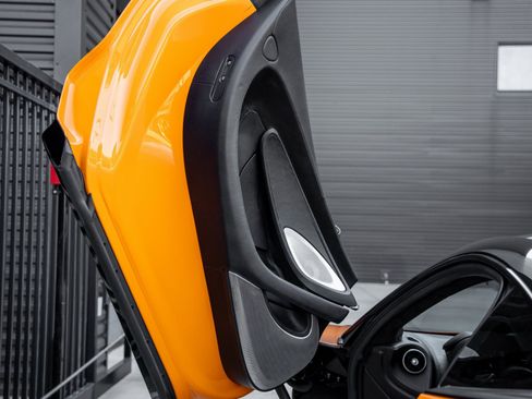 Used 2025 McLaren GTS image 22