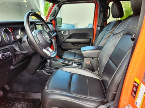 Used 2020 Jeep Wrangler Unlimited Sahara AWD/4WD image 17