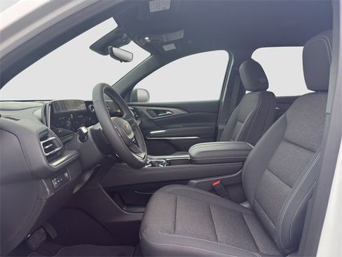 New 2026 Chevrolet Traverse LT w/ Driver Confidence Package image 9