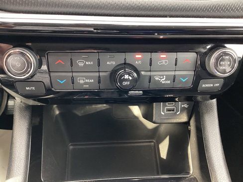 Used 2022 Jeep Compass Trailhawk w/ Trailhawk Convenience Group AWD/4WD image 24