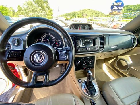 Used 2013 Volkswagen Beetle 2.0T FWD image 15