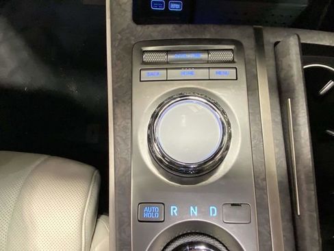 Used 2024 Genesis G80 image 18