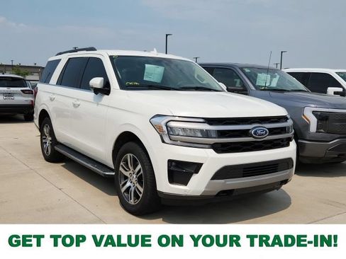 Used 2023 Ford Expedition XLT AWD/4WD image 1