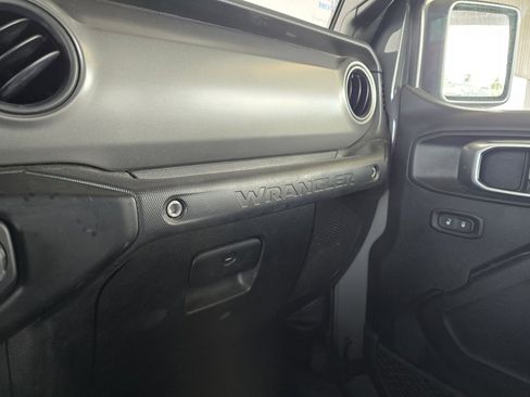 Used 2023 Jeep Wrangler Sport S image 19
