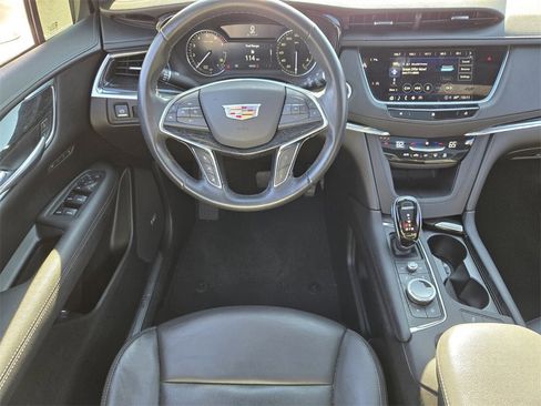 Used 2021 Cadillac XT5 Premium Luxury image 12