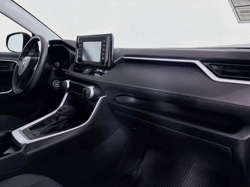 Used 2019 Toyota RAV4 LE FWD image 36