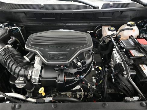 Used 2025 Cadillac XT6 Premium Luxury image 36