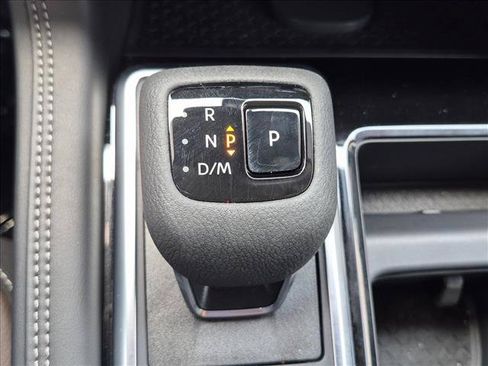 Used 2026 Nissan Pathfinder Platinum FWD image 14