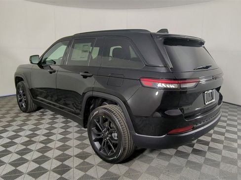 New 2025 Jeep Grand Cherokee Limited w/ Trailer Tow Package image 6