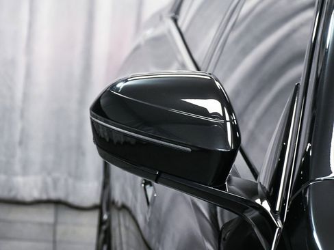 Used 2023 BMW 760i xDrive w/ Parking Assistance Package image 77