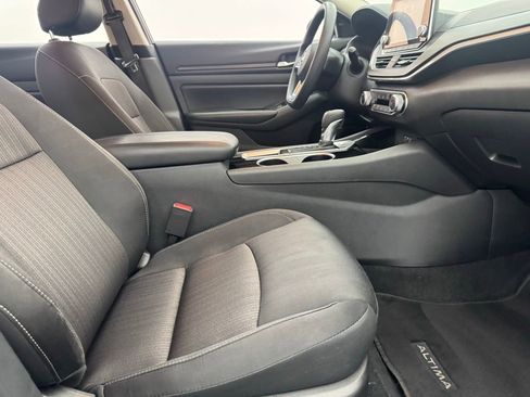 Used 2024 Nissan Altima 2.5 SV image 28