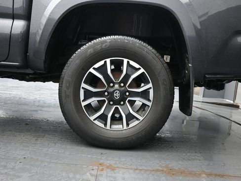 Used 2022 Toyota Tacoma TRD Sport image 13