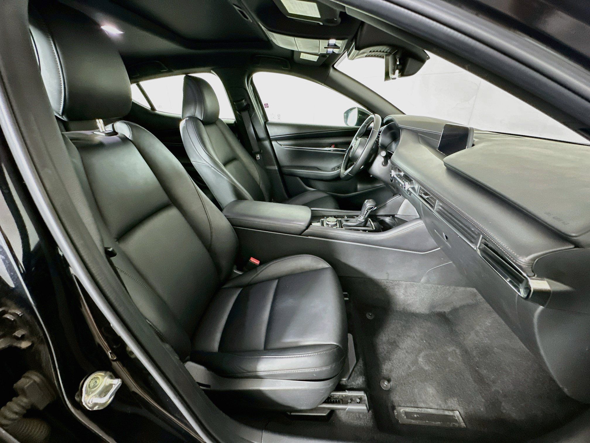 Used 2024 MAZDA MAZDA3 s FWD image 32