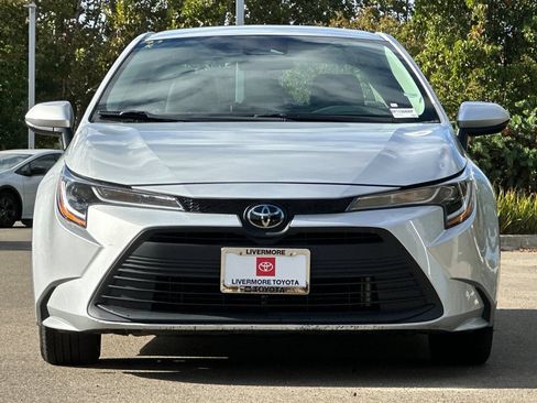 Used 2024 Toyota Corolla LE FWD image 9