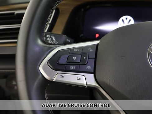 Used 2025 Volkswagen Atlas SE w/ Panoramic Sunroof Package AWD/4WD image 4