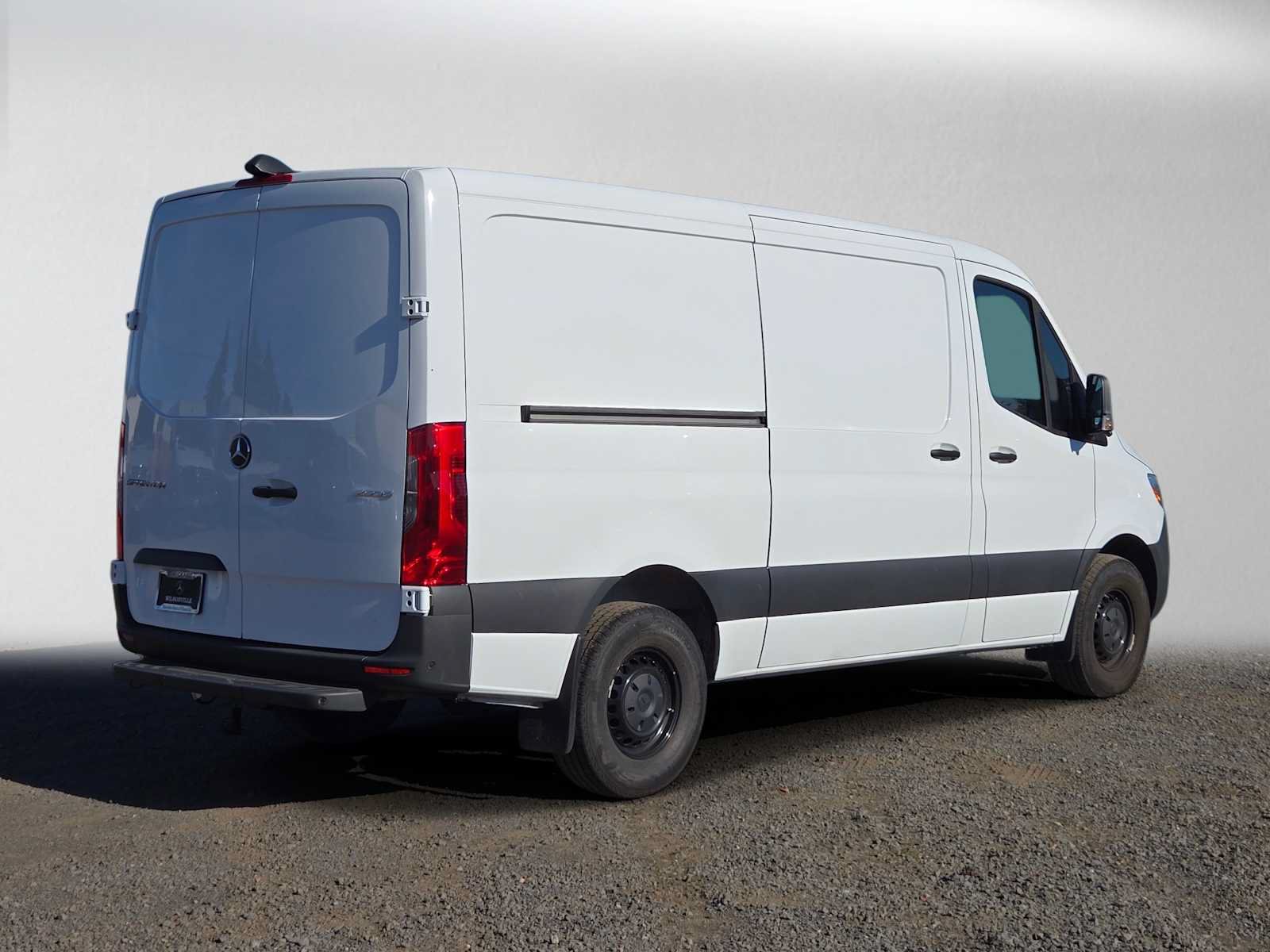 Used 2026 Mercedes-Benz Sprinter 2500 image 3