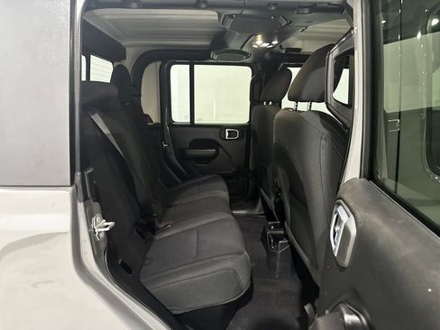 Used 2021 Jeep Gladiator Willys image 24