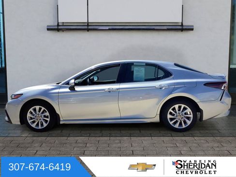 Used 2022 Toyota Camry SE FWD image 5
