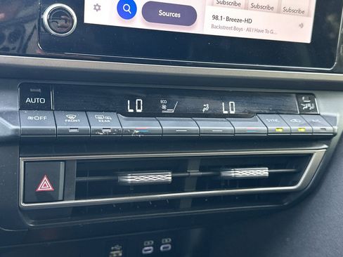 Used 2025 Toyota Camry LE image 28