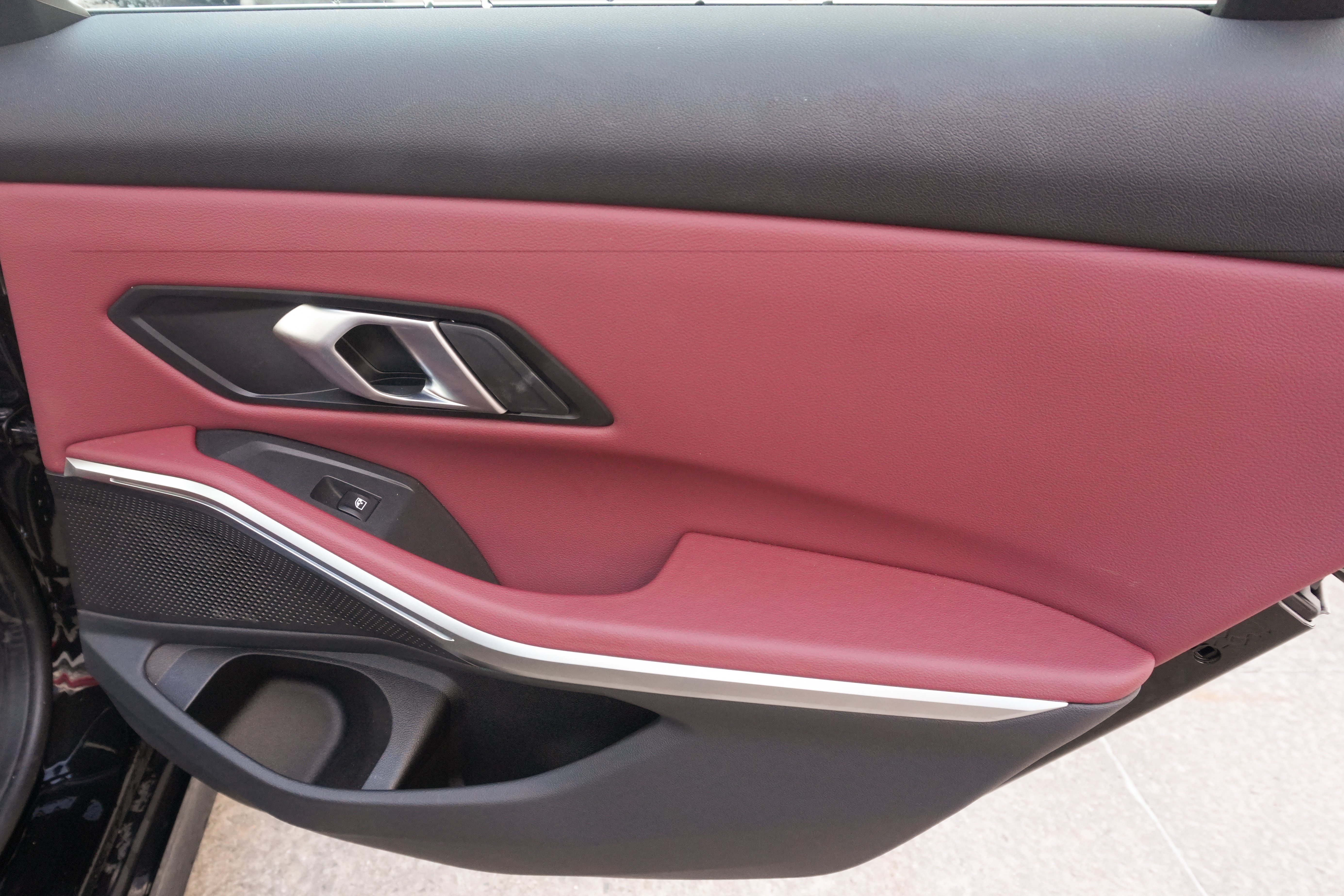 Certified 2025 BMW 330i Sedan RWD image 29