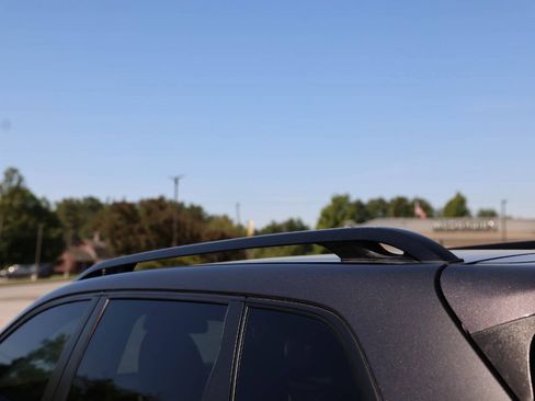 Used 2017 Jeep Cherokee High Altitude AWD/4WD image 31