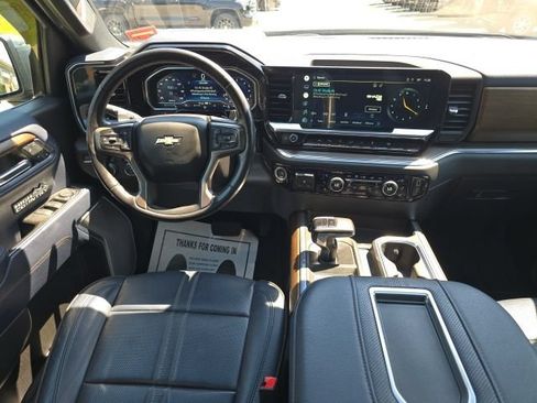 Used 2022 Chevrolet Silverado 1500 High Country w/ High Country Premium Package AWD/4WD image 17