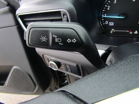 Used 2023 Ford Explorer XLT w/ Equipment Group 202A image 28