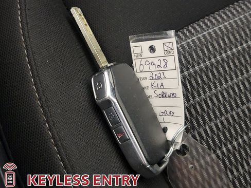 Used 2023 Kia Sorento LX AWD/4WD image 29