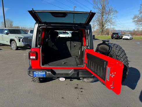 Used 2021 Jeep Wrangler Unlimited Sport image 11