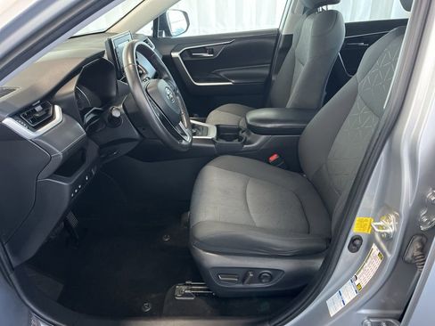 Used 2020 Toyota RAV4 XLE w/ XLE Grade Weather Package image 3