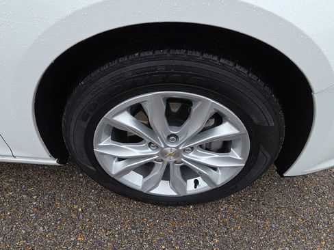 Used 2025 Chevrolet Malibu LT image 10