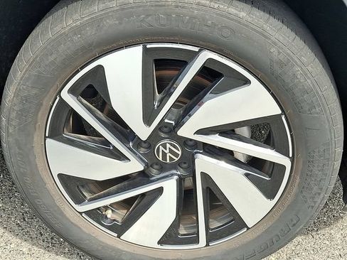 Used 2024 Volkswagen Atlas SE AWD/4WD image 9