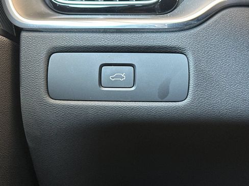 Used 2024 Volvo XC60 B5 Core AWD/4WD image 36