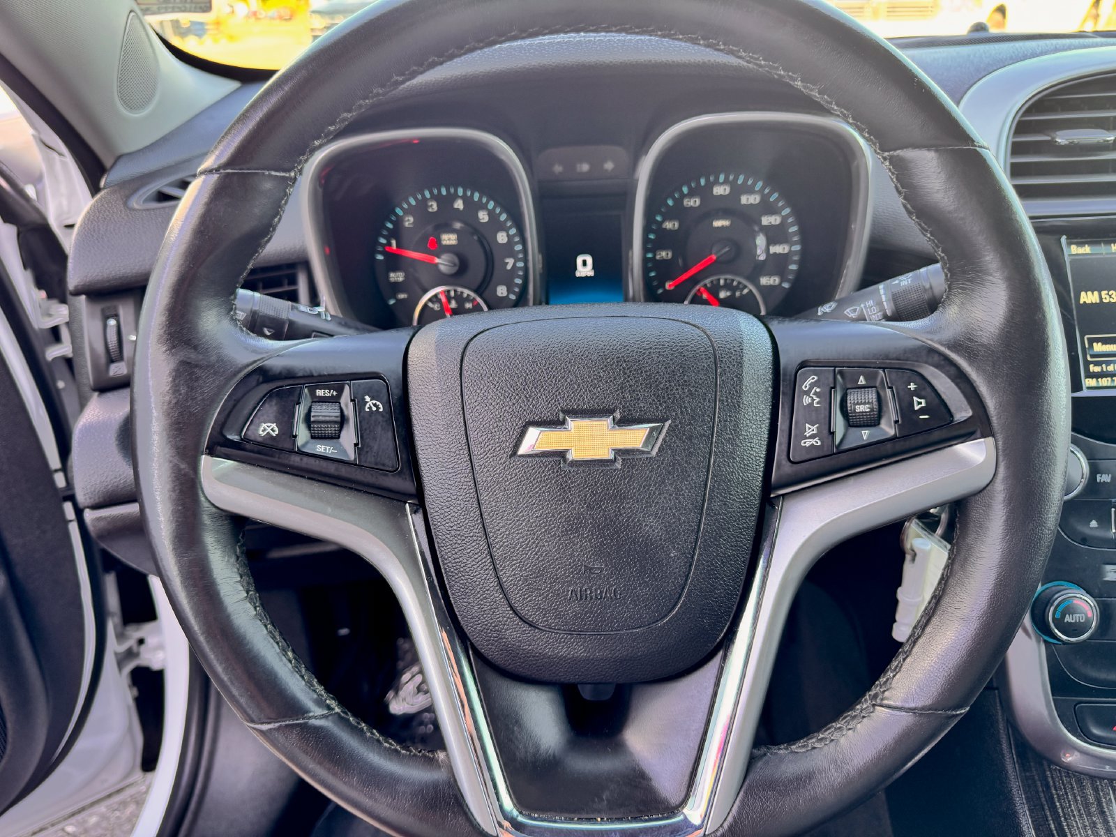 Used 2015 Chevrolet Malibu LT FWD image 25