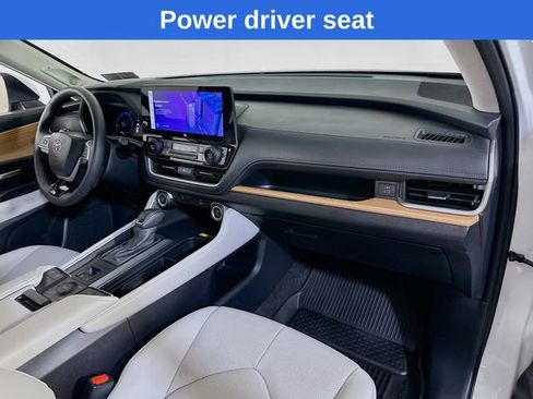 Used 2025 Toyota Grand Highlander AWD image 14