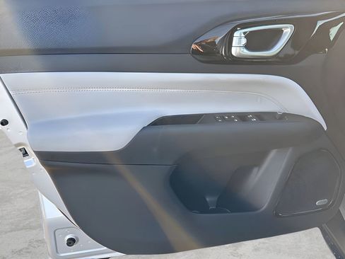 New 2026 Jeep Compass Limited w/ Sun, Sound & Navigation Group image 22