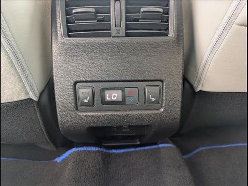 Used 2024 Mitsubishi Outlander SEL image 15