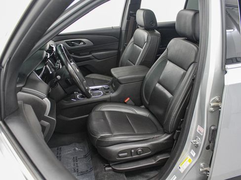 Used 2022 Chevrolet Traverse LT w/ LT Premium Package AWD/4WD image 20