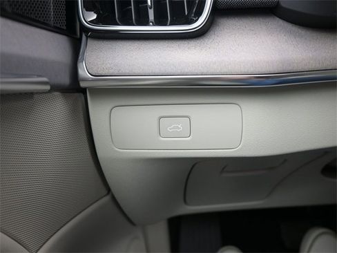 New 2026 Volvo XC90 B6 Ultra image 29