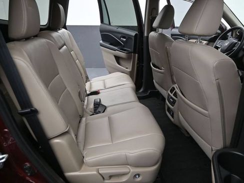 Used 2022 Honda Pilot Touring image 10