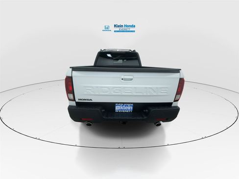 New 2026 Honda Ridgeline Black Edition image 9