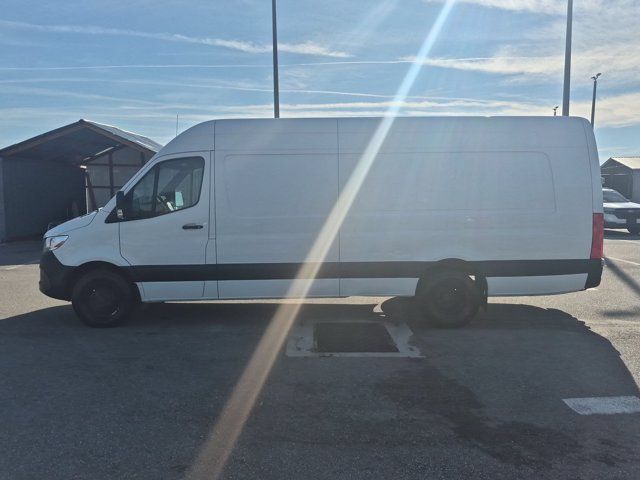 Used 2022 Mercedes-Benz Sprinter 3500 image 9