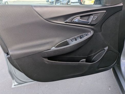 Used 2024 Chevrolet Malibu LT image 11