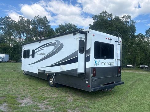 Used 2016 Ford E-450 and Econoline 450 Super Duty w/ Motorhome Prep Package RWD image 5