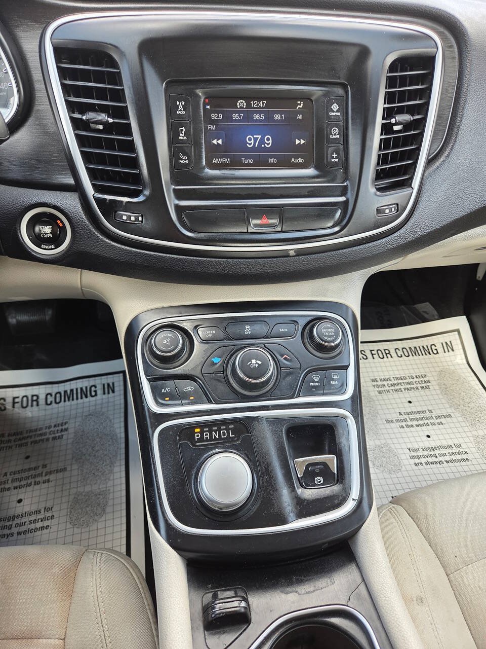 Used 2015 Chrysler 200 Limited FWD image 8