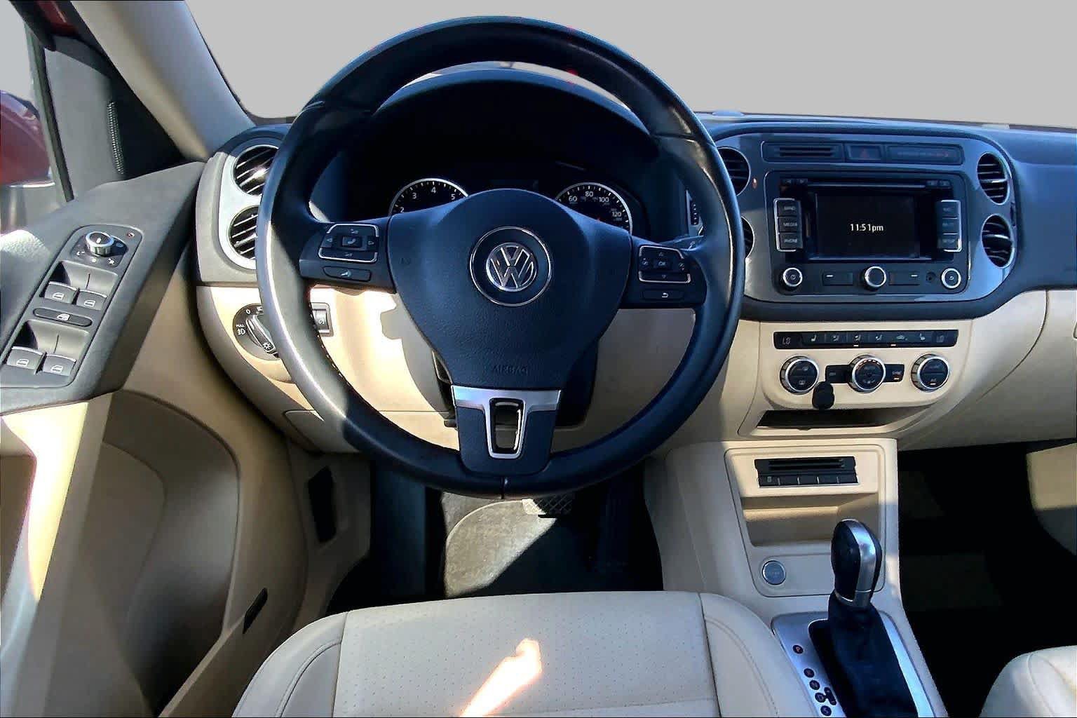 Used 2015 Volkswagen Tiguan SEL FWD image 6