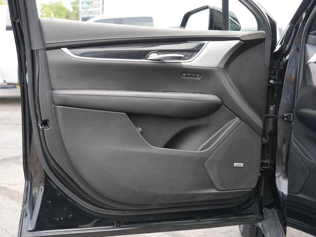 Used 2020 Cadillac XT5 Premium Luxury AWD/4WD image 14